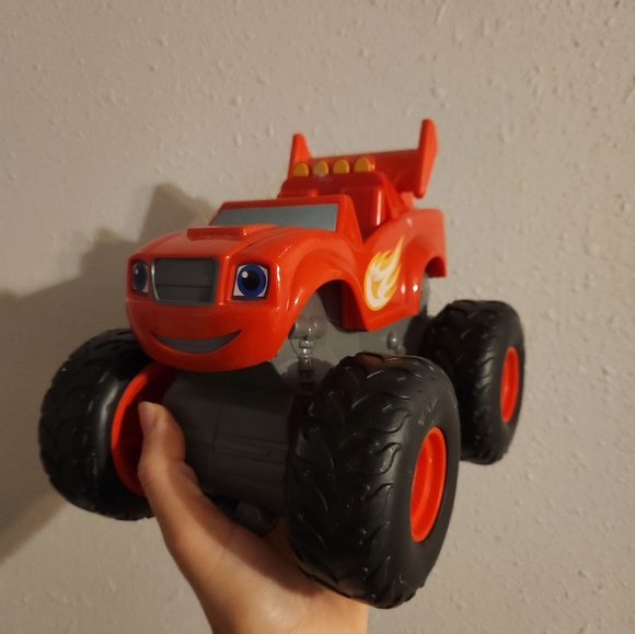 Fisher-Price Nickelodeon Blaze and the Monster Machines Super Stunts Truck Works - Picture 2 of 4